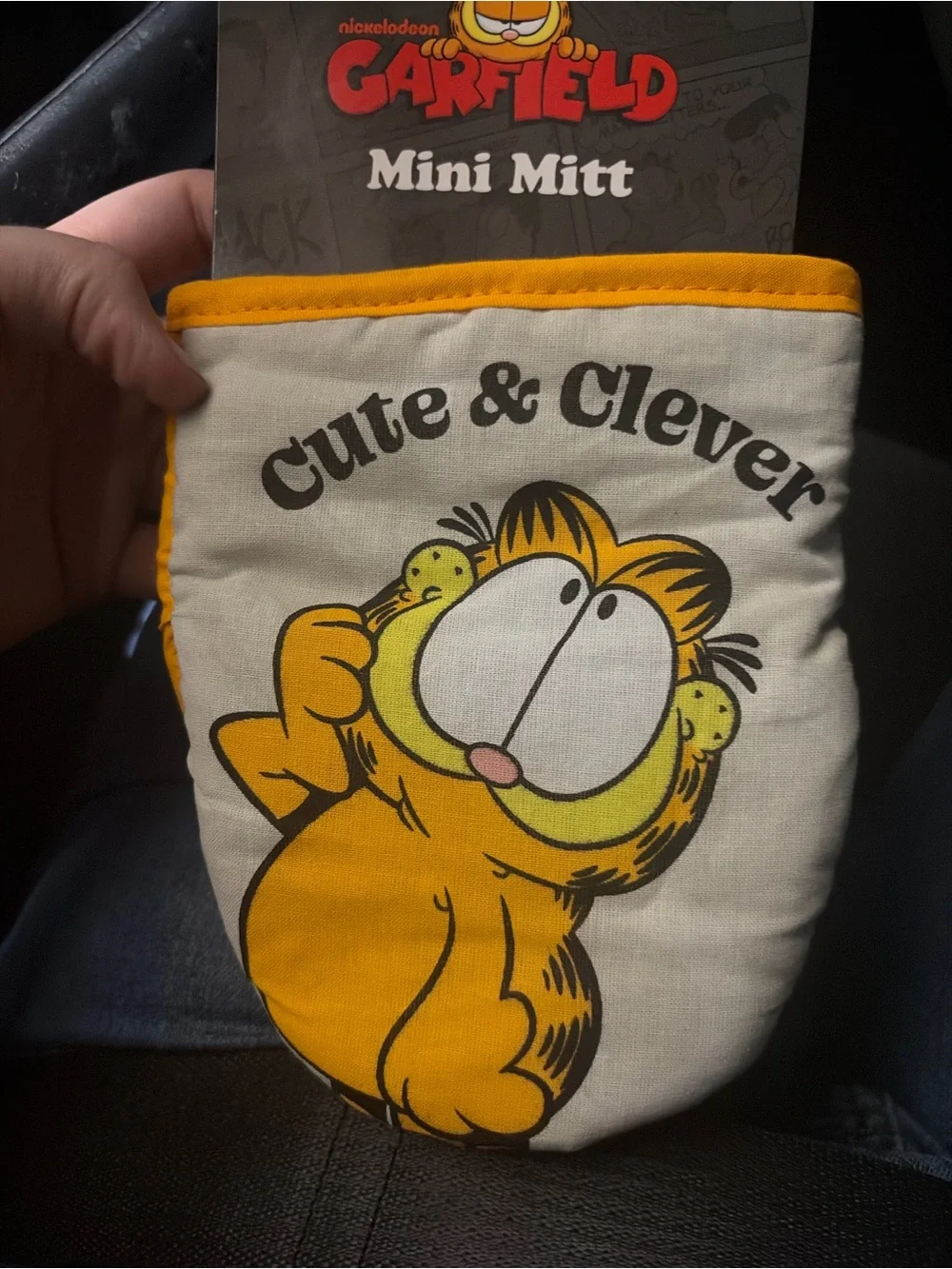 Mini Mitt - Cute & Clever Garfield Oven Mitt